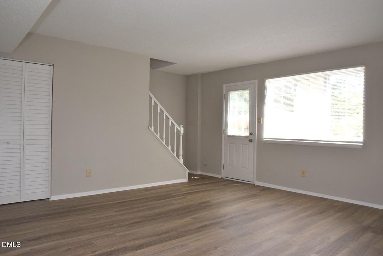 7712 Kingsberry Ct - Photo 3 of 25