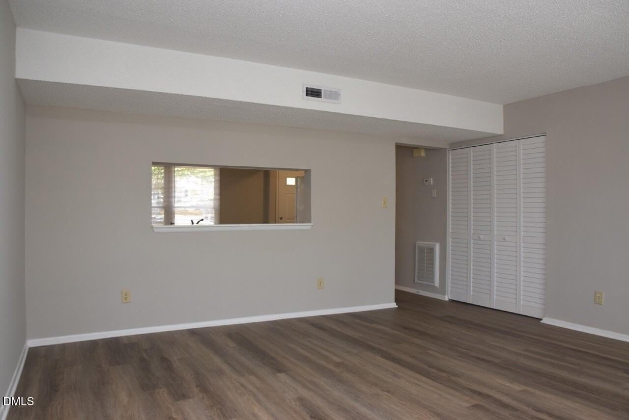 7712 Kingsberry Ct - Photo 5 of 25