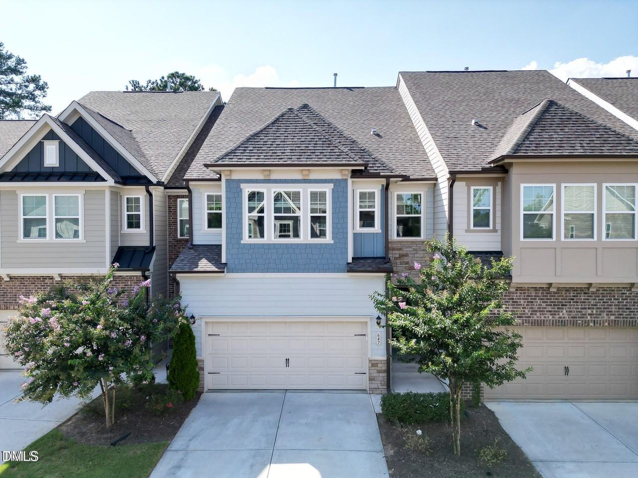 647 Newlyn Dr - Photo 4 of 50