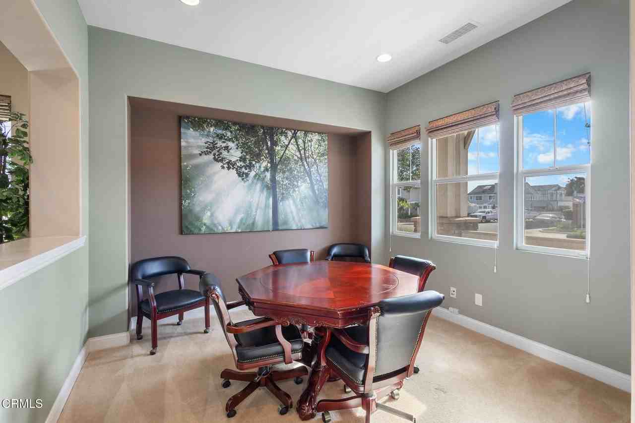 3917 W Hemlock St - Photo 3 of 30