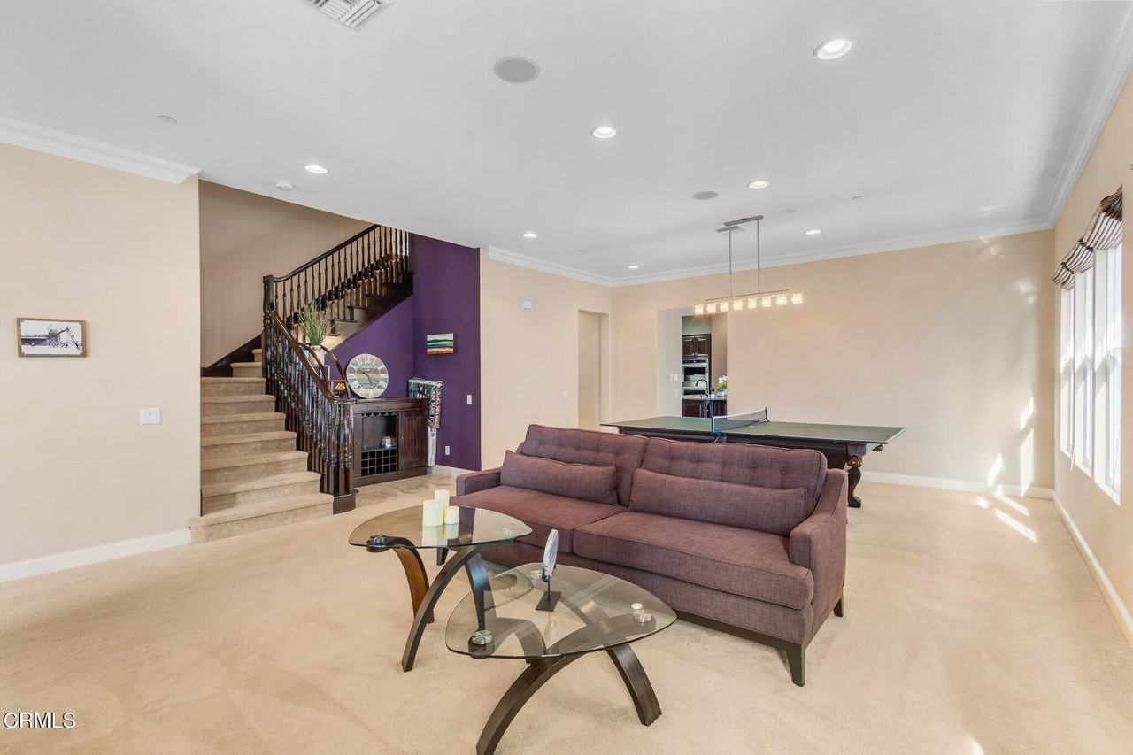 3917 W Hemlock St - Photo 4 of 30