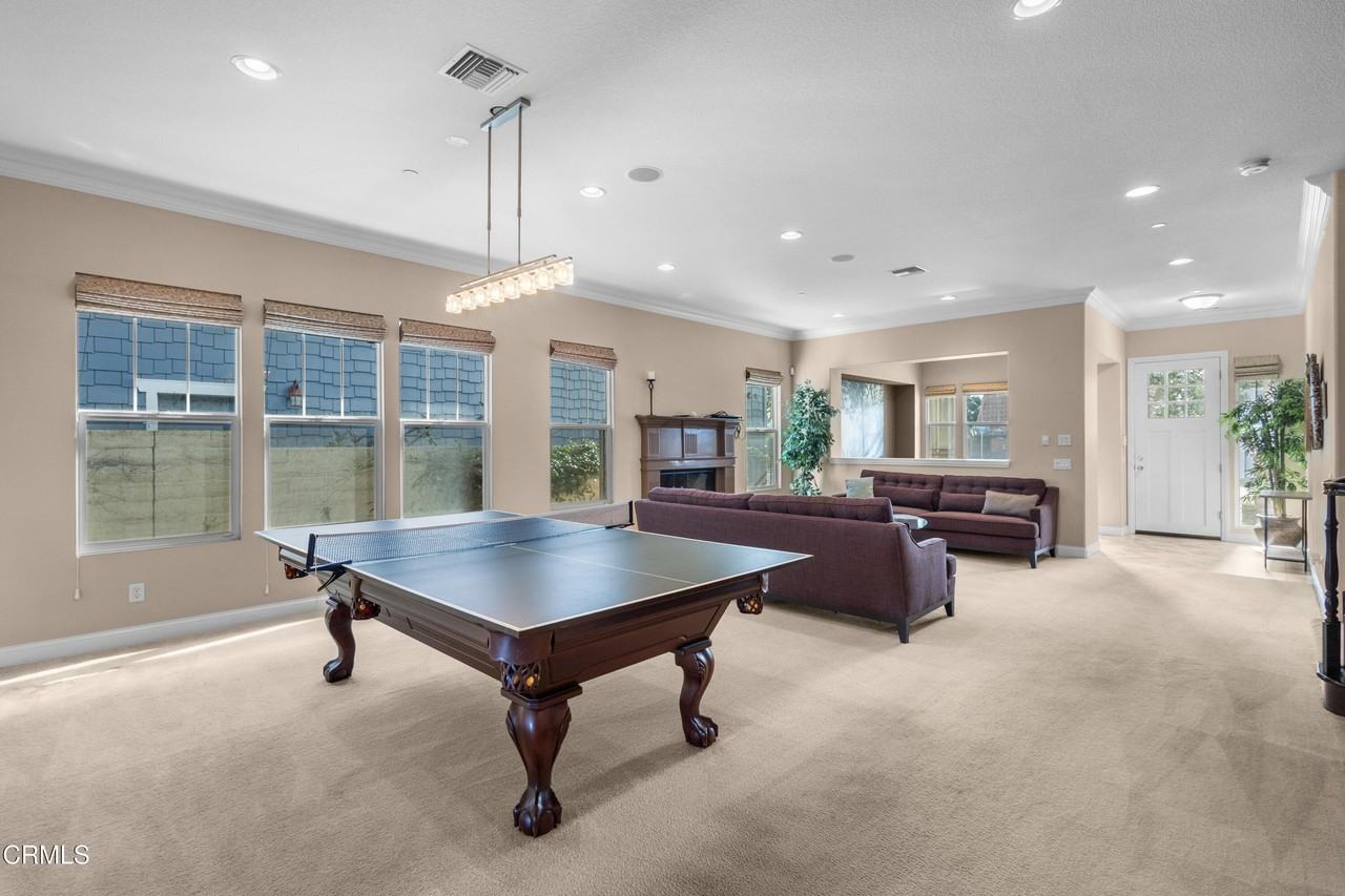 3917 W Hemlock St - Photo 6 of 30