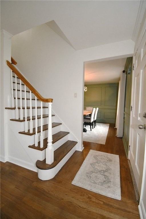 912 Country Club Dr - Photo 2 of 27