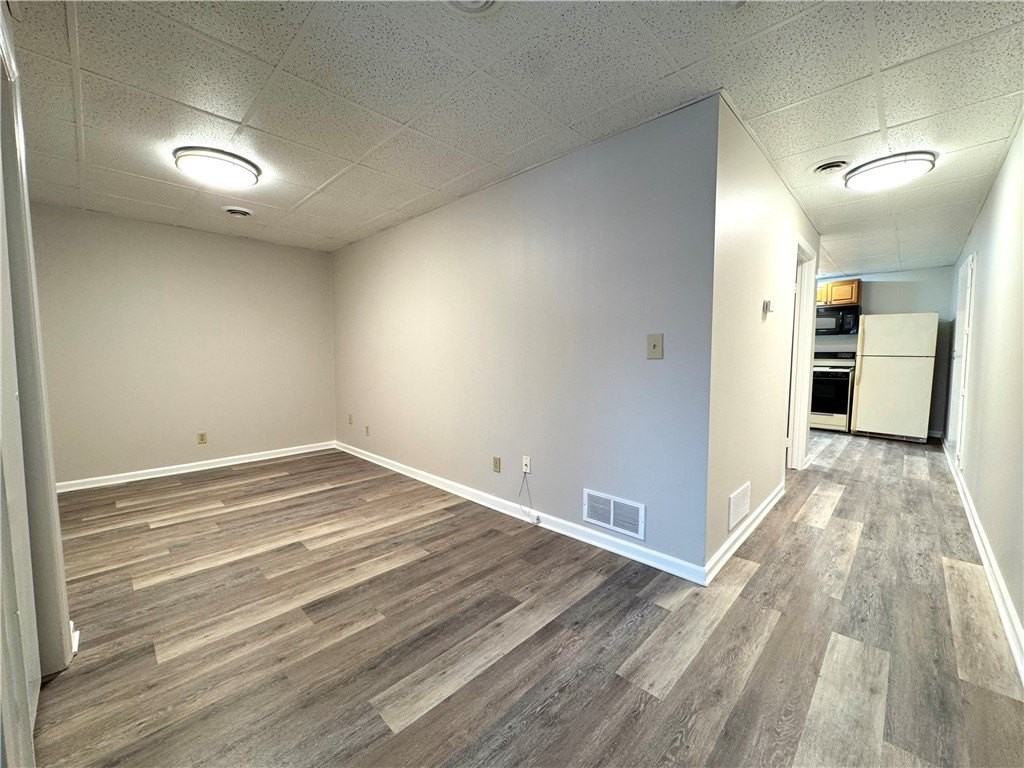 521 Wampum Ave #8 - Photo 3 of 7