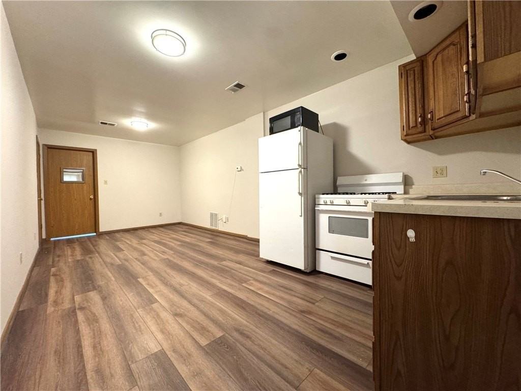 521 Wampum Ave #4 - Photo 2 of 6