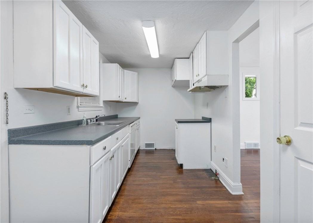 215 Brookside Blvd - Photo 4 of 22