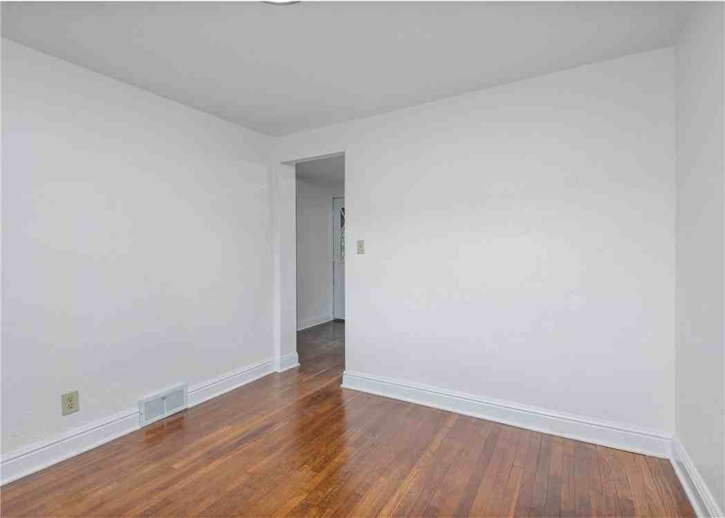 215 Brookside Blvd - Photo 5 of 22