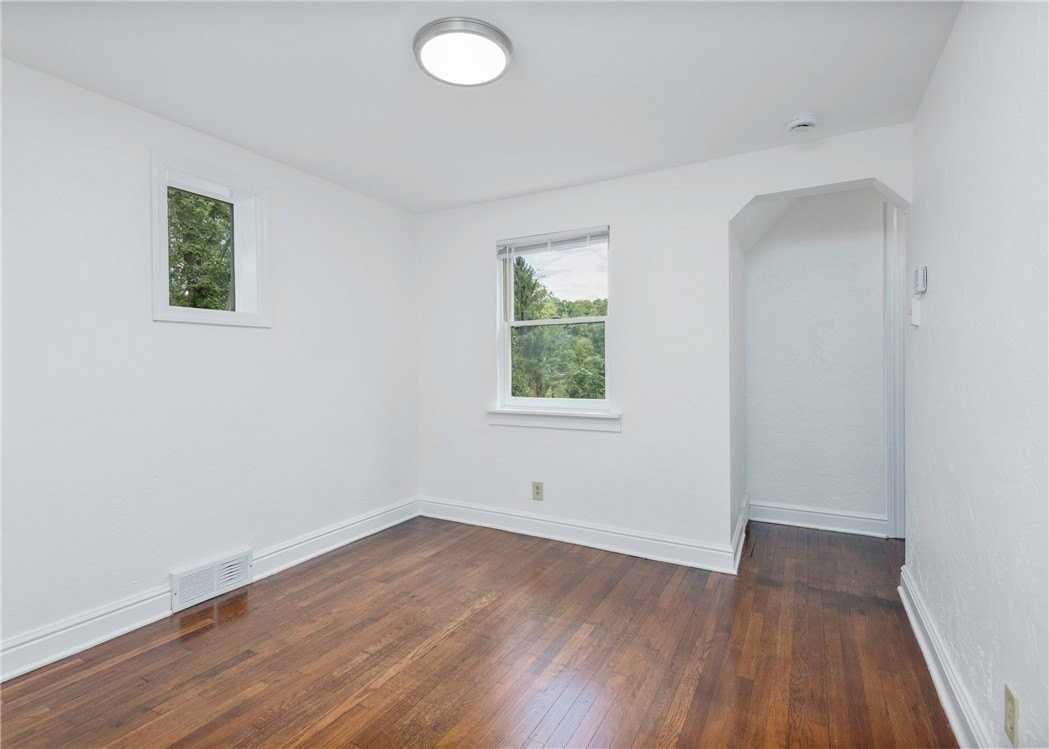 215 Brookside Blvd - Photo 6 of 22