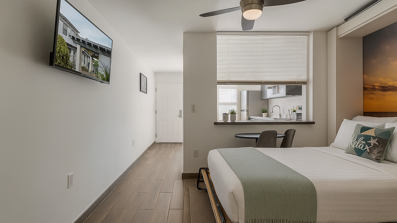 Monarch Luxury Studio Apartments - Photo 3 of 29