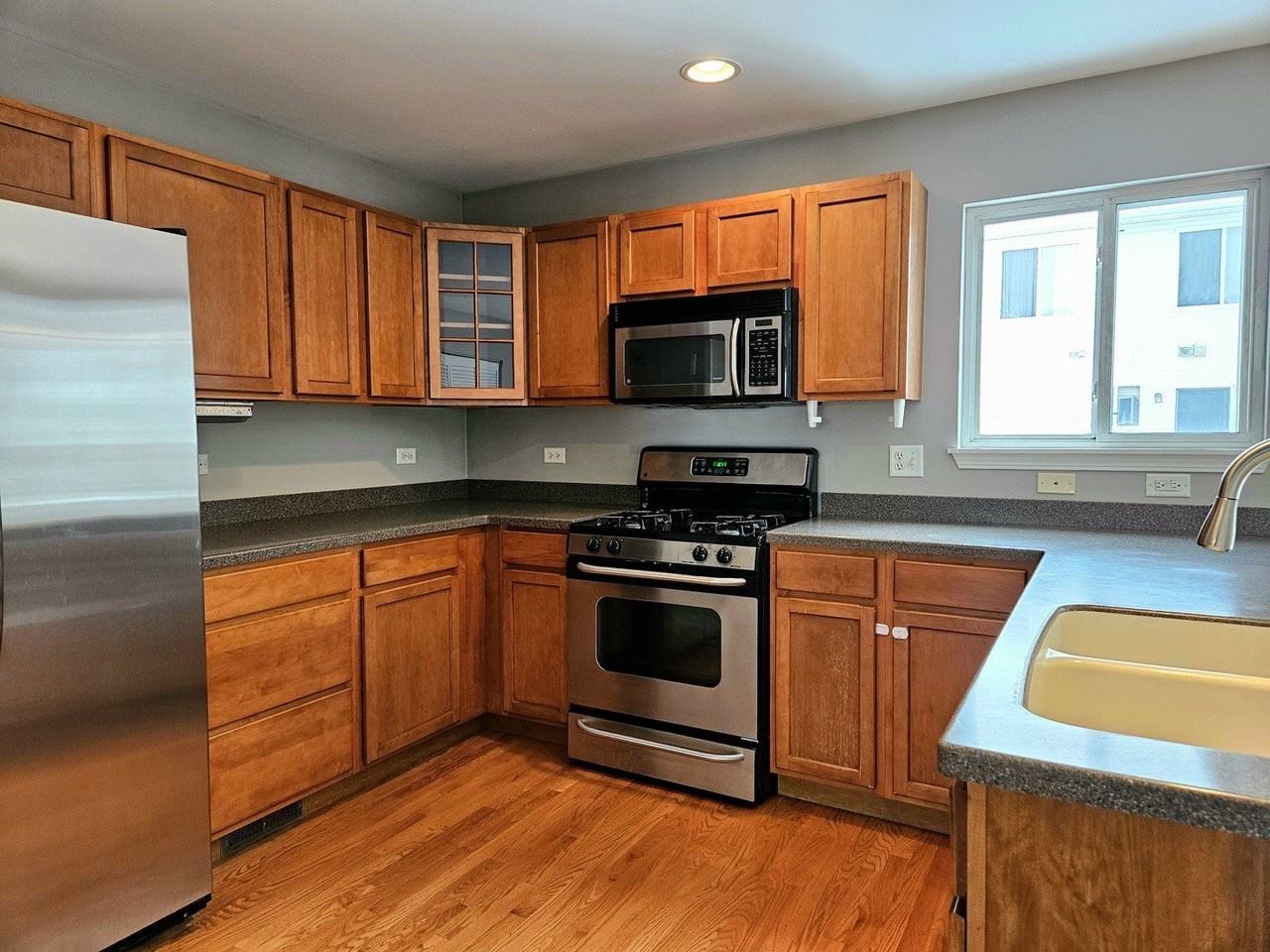 24403 John Adams Dr - Photo 4 of 16