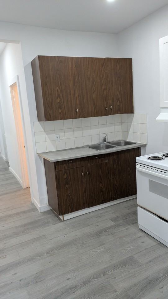 Rue Evelyn & Rue Strathmore - Photo 3 of 10