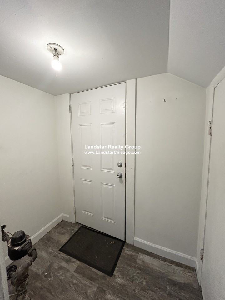 1160 N La Salle Dr #G - Photo 4 of 15