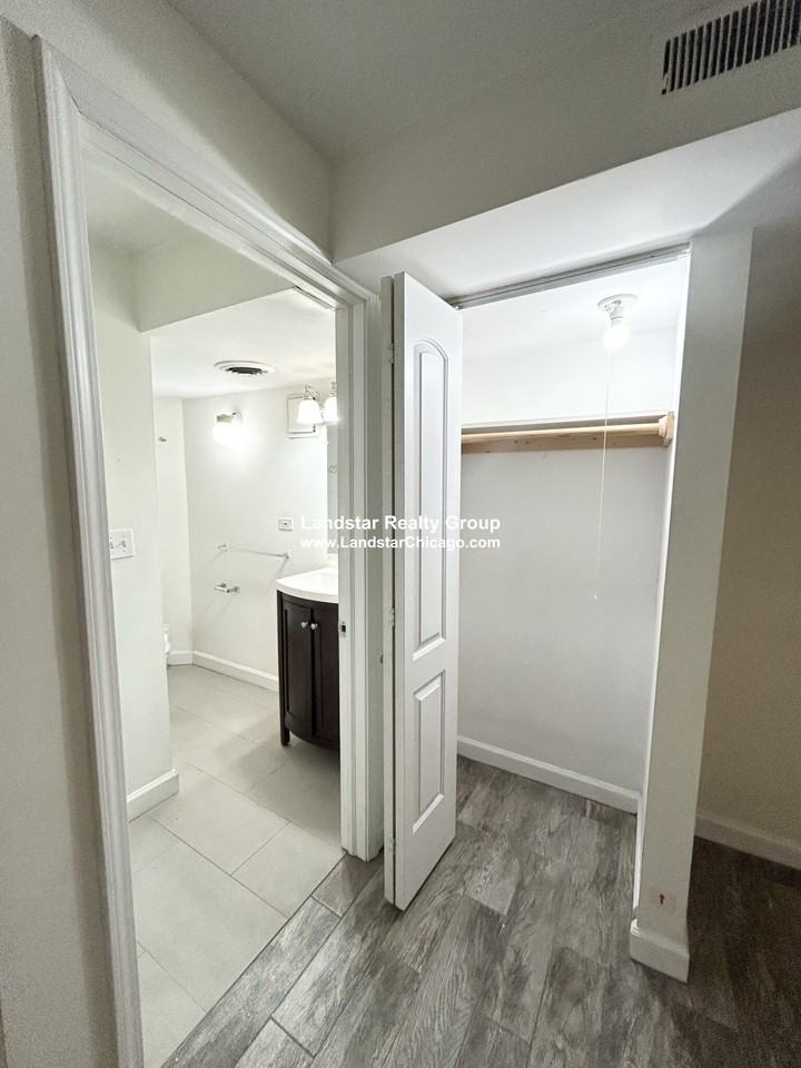 1160 N La Salle Dr #G - Photo 7 of 15