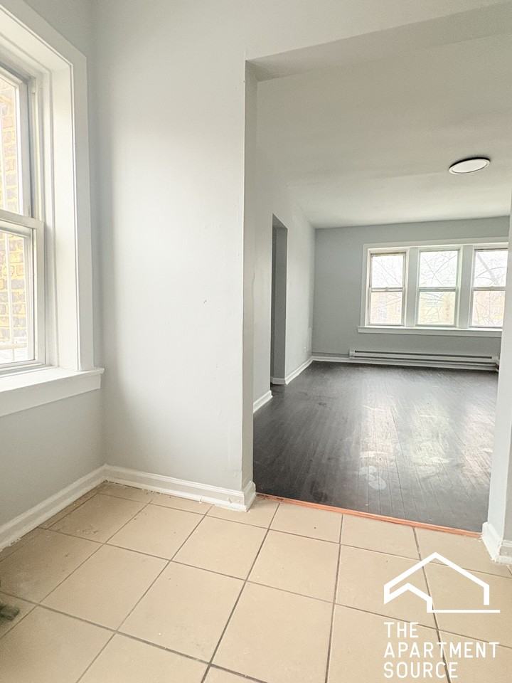 6226 S Western Ave #201 - Photo 4 of 10