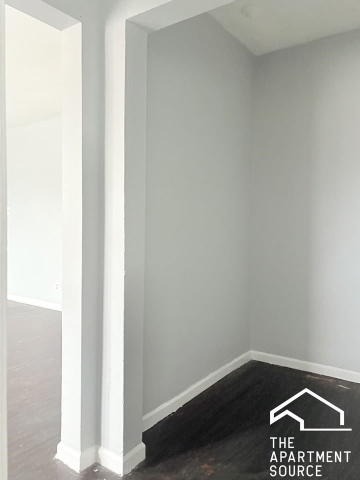 6226 S Western Ave #201 - Photo 6 of 10