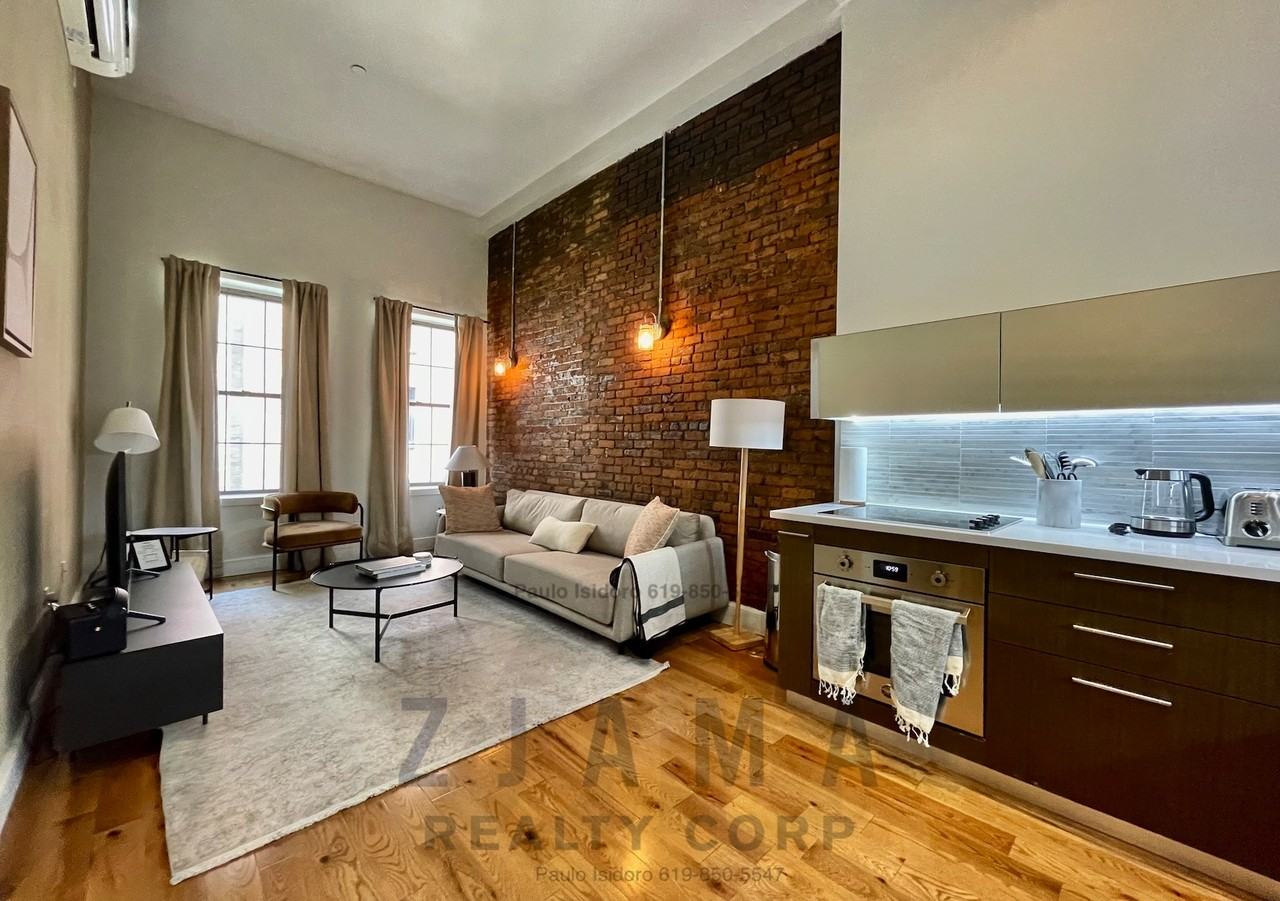 72 Willoughby St #4E - Photo 2 of 17