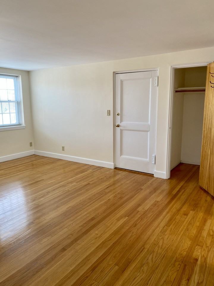 1228 Massachusetts Ave #3 - Photo 2 of 9