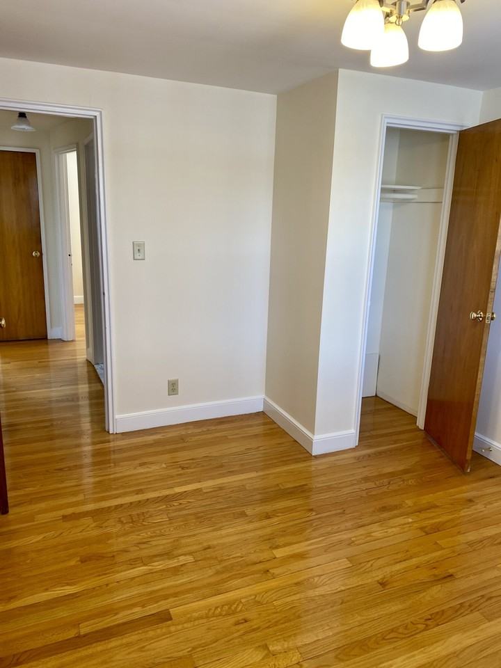 1228 Massachusetts Ave #3 - Photo 7 of 9