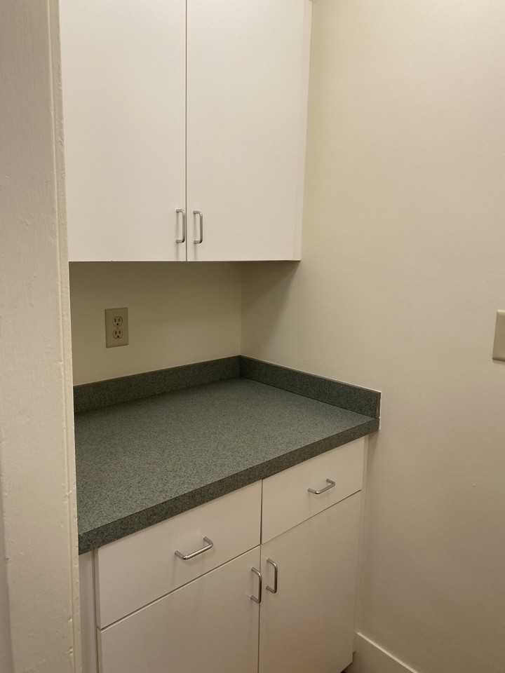 11 Strathmore Rd #2 - Photo 5 of 12