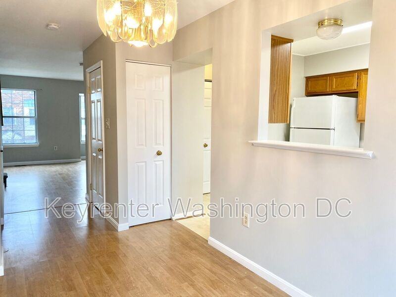 18231 Fox Chase Cir - Photo 7 of 40