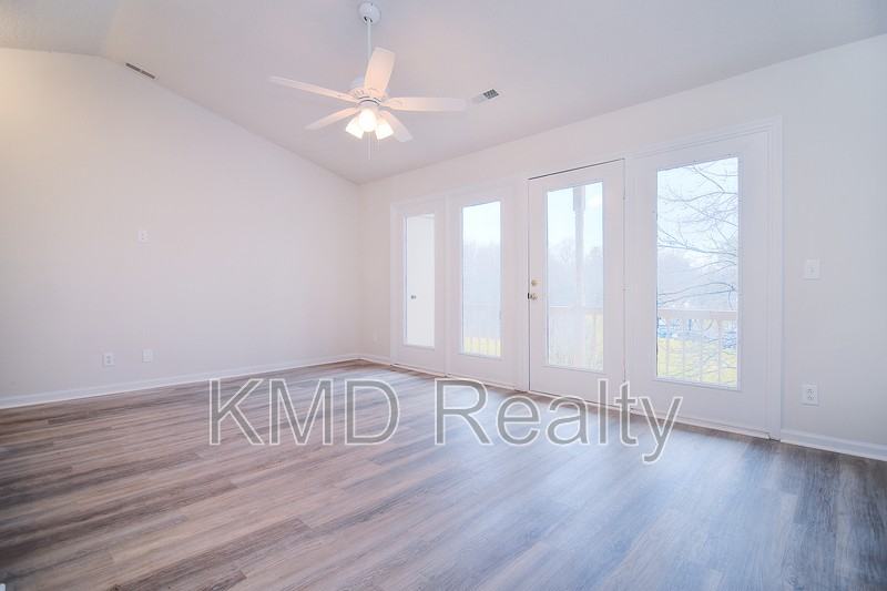 6120 Meadow Rose Ln - Photo 4 of 18