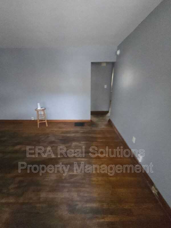 2921 Mcguffey Rd - Photo 2 of 15