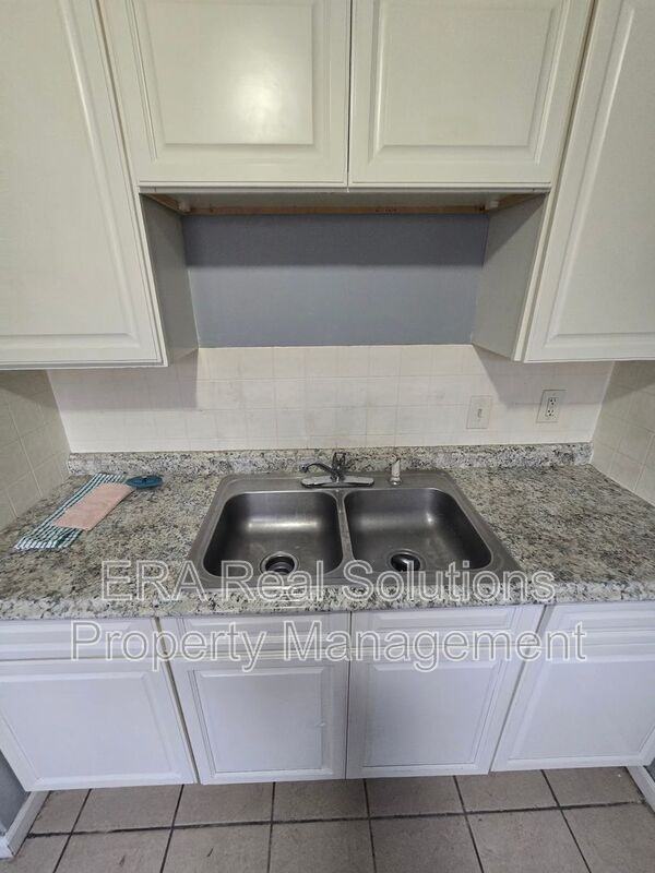 2921 Mcguffey Rd - Photo 6 of 15