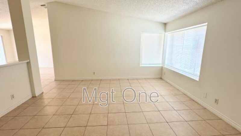 24933 Otis Dr - Photo 6 of 23