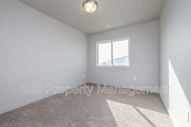 513 Whitefish Ln #E - Photo 6 of 21