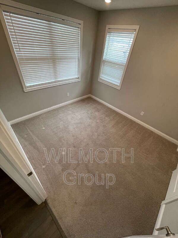 7352 Doyal Dr - Photo 6 of 32