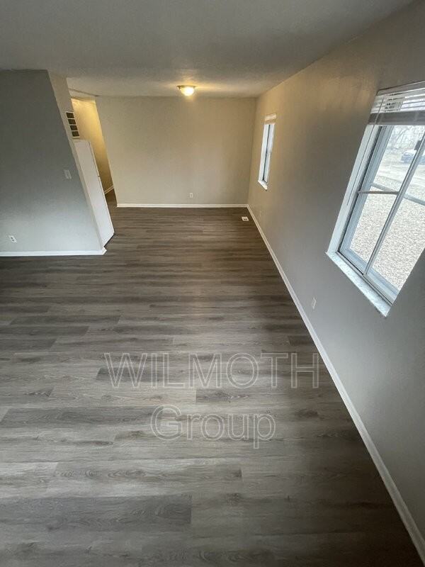 2948 Roberta Dr - Photo 5 of 20