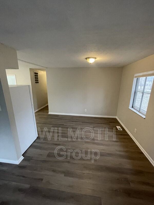 2948 Roberta Dr - Photo 6 of 20