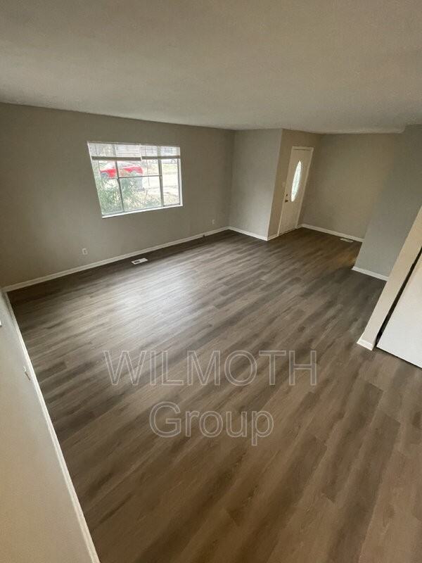 2948 Roberta Dr - Photo 7 of 20