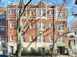 featured image of 2827 N Burling St #04