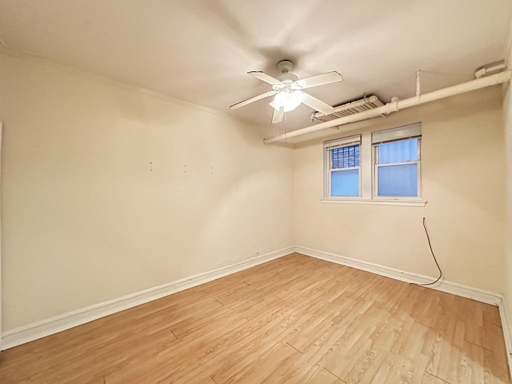 2827 N Burling St #04 - Photo 4 of 21