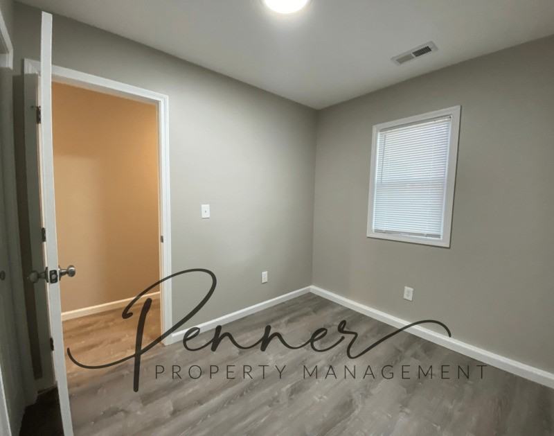 11305 Lewis Ave - Photo 7 of 11