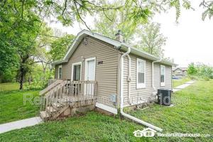 featured image of 2802 Se 8th Ct