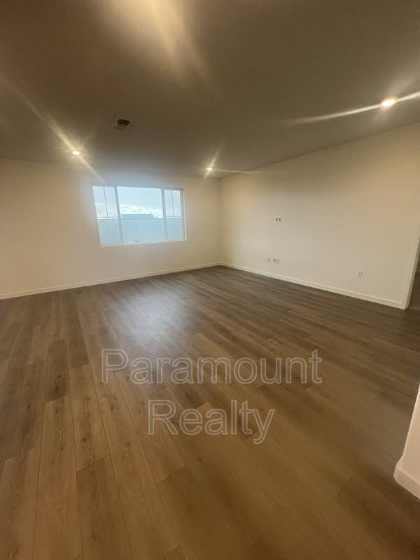 16516 Barnett St, - Photo 4 of 35