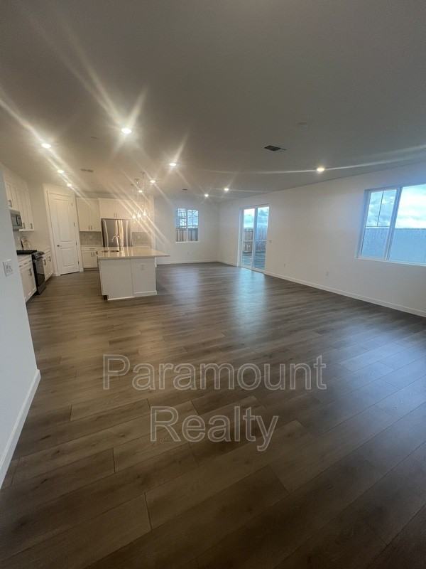 16516 Barnett St, - Photo 5 of 35