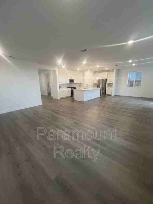 16516 Barnett St, - Photo 6 of 35