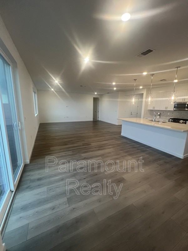 16516 Barnett St, - Photo 7 of 35