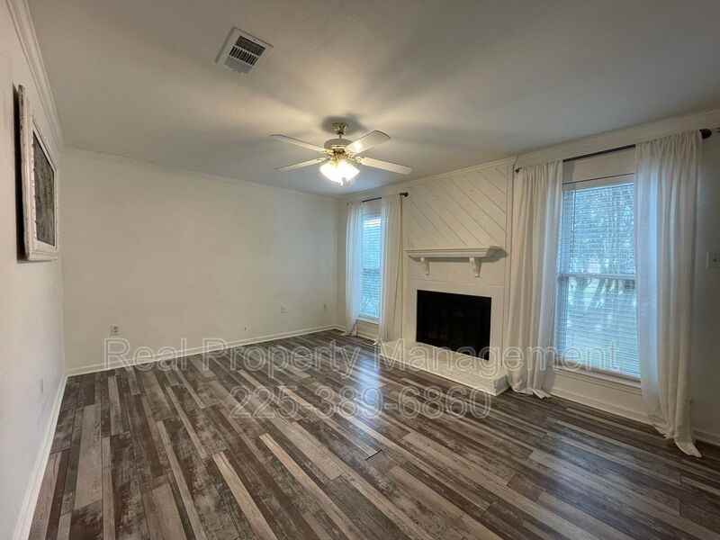 9841 Siegen Ln - Photo 2 of 26