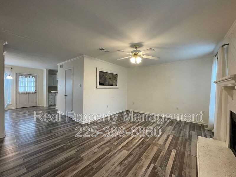 9841 Siegen Ln - Photo 3 of 26