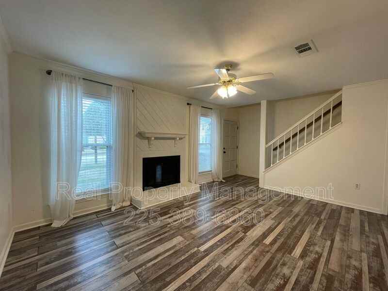 9841 Siegen Ln - Photo 4 of 26