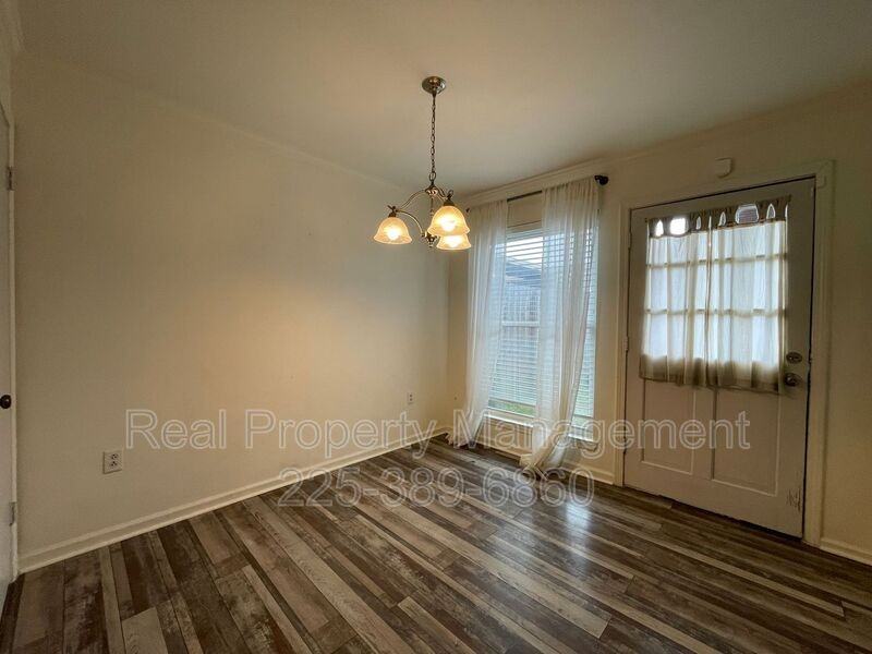 9841 Siegen Ln - Photo 6 of 26