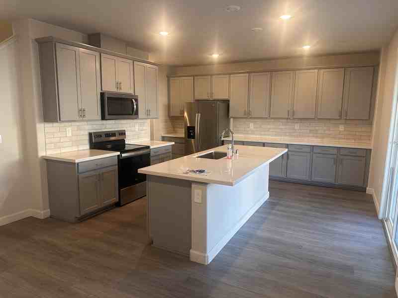 1750 Yukon Territory Ave - Photo 3 of 17