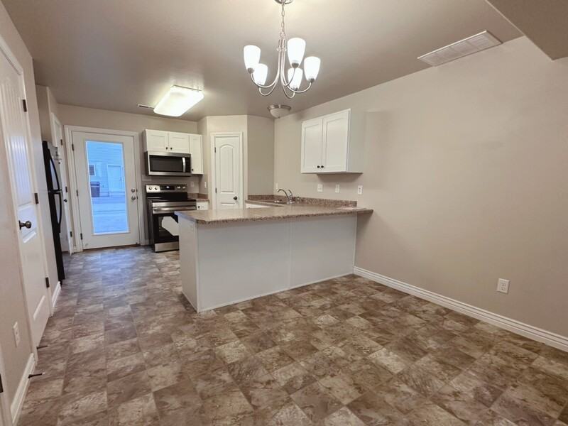 465 Nw #B - Photo 4 of 13