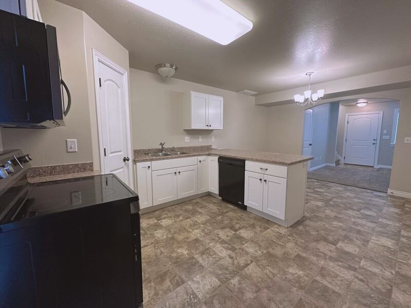 465 Nw #B - Photo 5 of 13