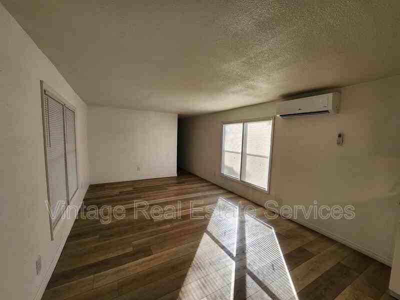 114 Hillside Dr - Photo 3 of 13