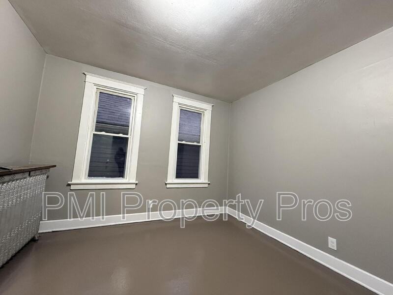 1560A S 7th St - Photo 4 of 7